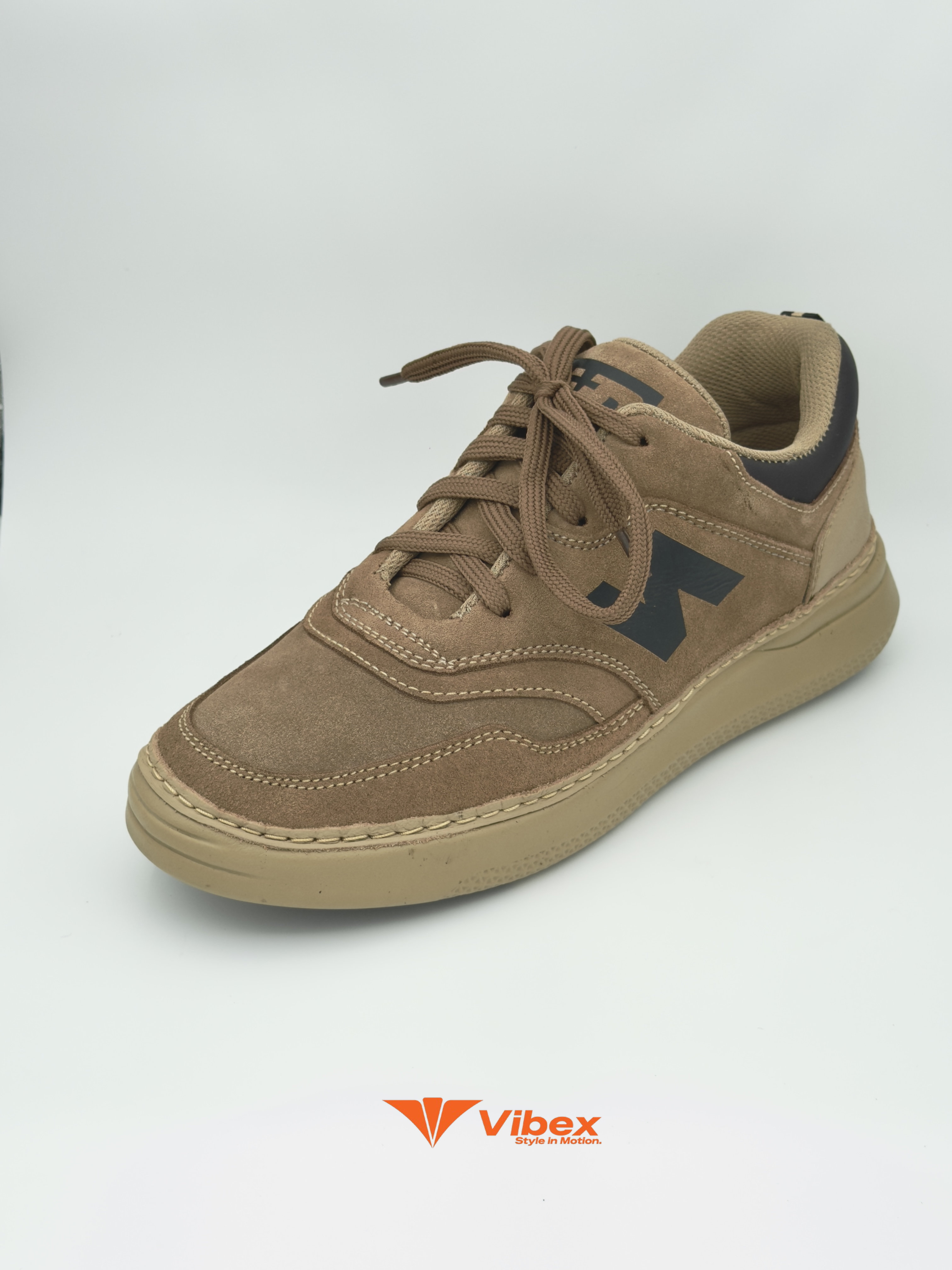 Rally Sneaker